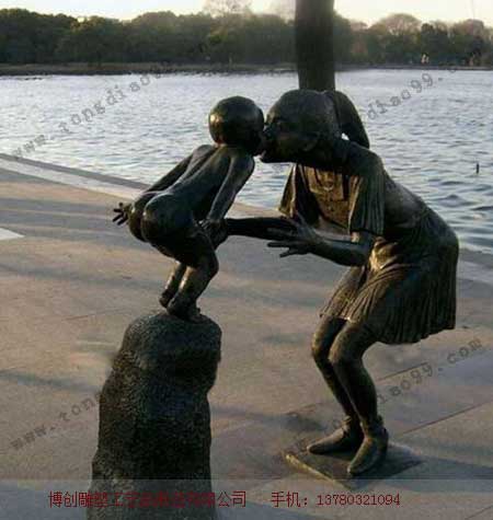 母子雕塑