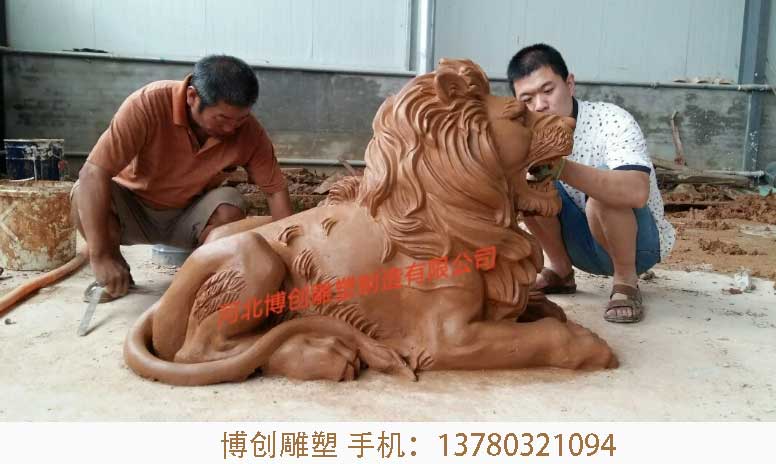 動物雕塑銅獅子現場制作中