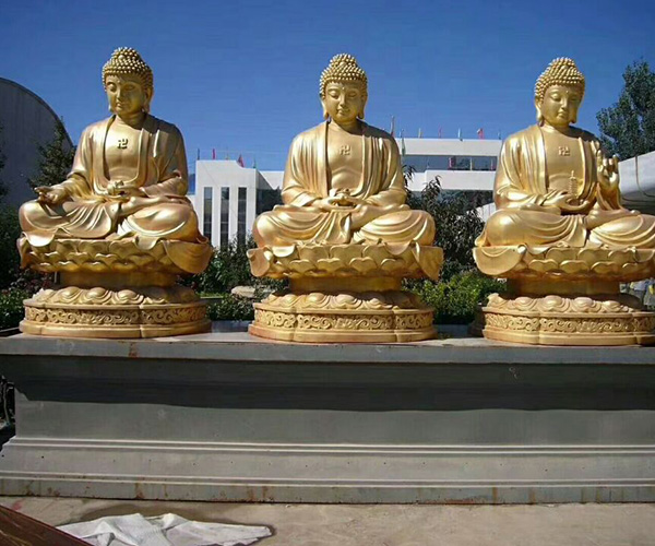 鎏金大型銅佛像