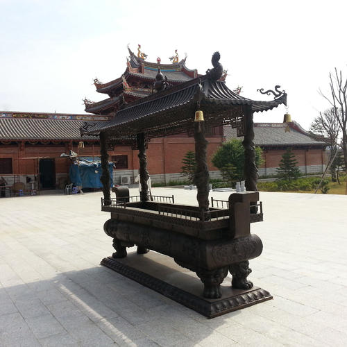 多層寺廟香爐